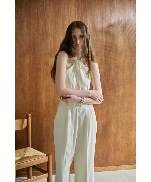 Estella.K(エステラケー)の「Elisandra Jumpsuit ツイストネックジャンプスーツ(サロペット/オーバーオール・レディース・ブラック/オフホワイト・FREE)」の13枚目の写真