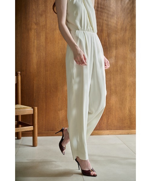 Estella.K(エステラケー)の「Elisandra Jumpsuit ツイストネックジャンプスーツ(サロペット/オーバーオール・レディース・ブラック/オフホワイト・FREE)」の14枚目の写真