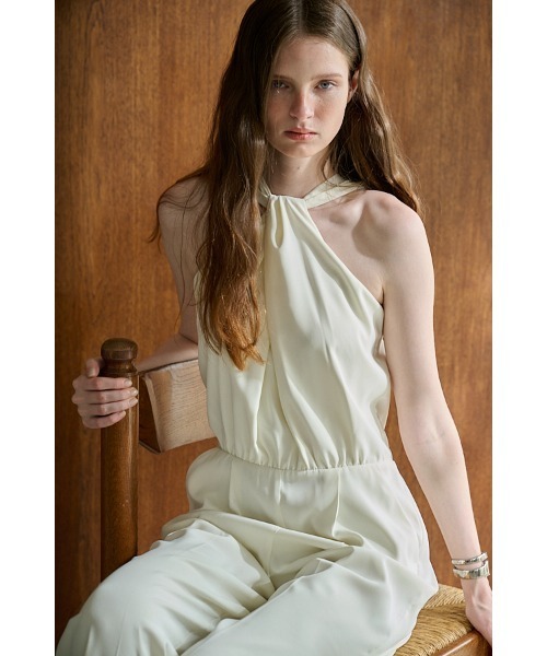 Estella.K(エステラケー)の「Elisandra Jumpsuit ツイストネックジャンプスーツ(サロペット/オーバーオール・レディース・ブラック/オフホワイト・FREE)」の17枚目の写真