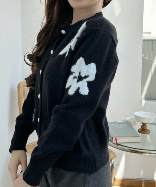 Ada.(エイダ)の「フラワーモチーフ ロングスリーブ ニット カーディガン(カーディガン/ボレロ・レディース・イエロー/ホワイト/グレー/ブラック・FREE)」の14枚目の写真