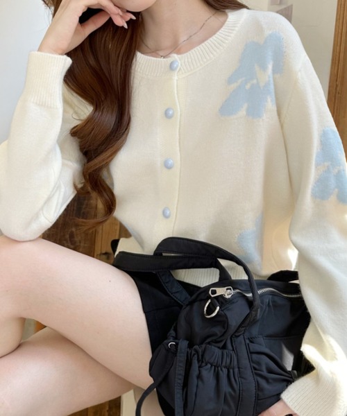 Ada.(エイダ)の「フラワーモチーフ ロングスリーブ ニット カーディガン(カーディガン/ボレロ・レディース・イエロー/ホワイト/グレー/ブラック・FREE)」の7枚目の写真
