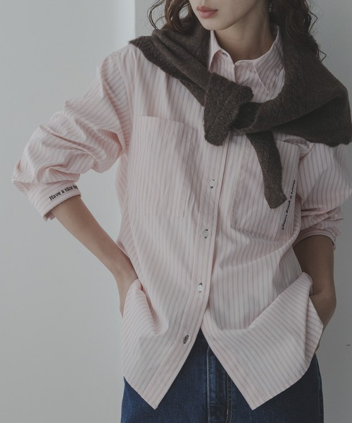 URBAN RESEARCH Sonny Label(アーバンリサーチサニーレーベル)の「エンブロイダリーアソートストライプシャツ(シャツ/ブラウス・レディース・その他1/その他2/ブルー・FREE)」の3枚目の写真