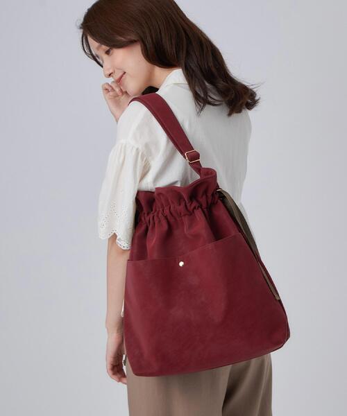 SHOO・LA・RUE(シューラルー)の「サイドリボン前ポケットショルダーバッグ(ショルダーバッグ・レディース・ボルドー/ブラック/ベージュ・00)」の3枚目の写真