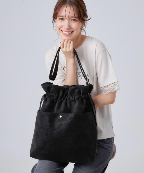 SHOO・LA・RUE(シューラルー)の「サイドリボン前ポケットショルダーバッグ(ショルダーバッグ・レディース・ボルドー/ブラック/ベージュ・00)」の1枚目の写真