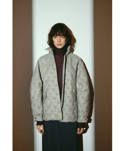RIM.ARK(リムアーク)の「Punching embroidary BZ(パンチング エンブロイダリー ブルゾン)(ブルゾン・レディース・ベージュ/ブラック・36/38)」の5枚目の写真
