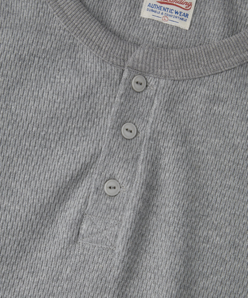 OUTSTANDING(アウトスタンディング)の「THERMAL VINTAGE HENLEY NECK LONG SLEEVE TEE_8%MELANGE GRAY(Tシャツ/カットソー・メンズ・その他・X-LARGE/LARGE/MEDIUM)」の4枚目の写真