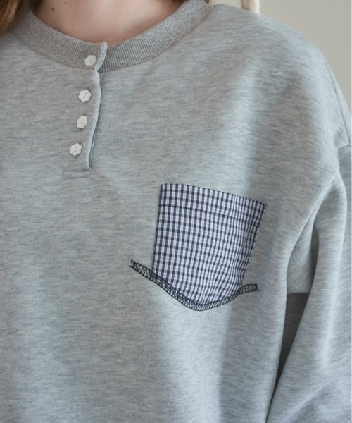 Birthday room(バースデイルーム)の「フラワーボタンヘンリーネックスウェット/Floral Button Henley Sweatshirt(スウェット・レディース・グレー/ネイビー・FREE)」の5枚目の写真