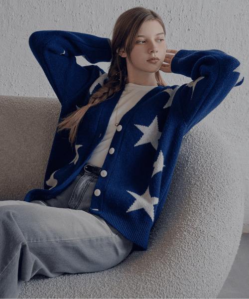 SLOWLOLLI(スローローリ)の「Star pattern knit cardigan_2 Colors(カーディガン/ボレロ・レディース・ブルー/チャコール・FREE)」の3枚目の写真