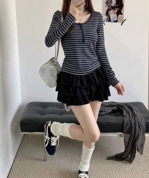 LADY LIKE(レディライク)の「【秋冬新作】ボーダー柄ヘンリーネック長袖Tシャツ(Tシャツ/カットソー・レディース・ネイビー/グレー・M)」の8枚目の写真