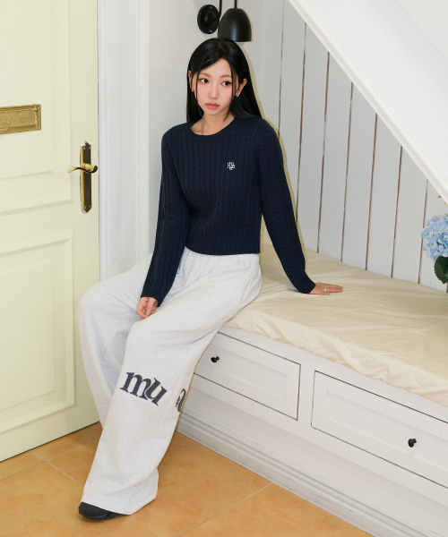 muahmuah（ムーアムーア）の「刺繍ケーブル編み クルーネックニット [ネイビー]（ニット/セーター・レディース・その他・FREE）」の3枚目の写真