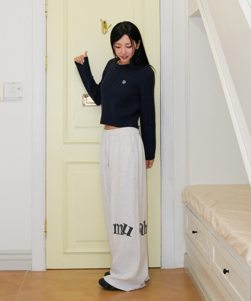 muahmuah（ムーアムーア）の「刺繍ケーブル編み クルーネックニット [ネイビー]（ニット/セーター・レディース・その他・FREE）」の7枚目の写真