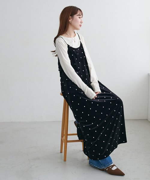 DISCOAT(ディスコート)の「ドット刺繍ベロアキャミワンピース(ワンピース・レディース・ブラック/ブラウン・FREE)」の16枚目の写真
