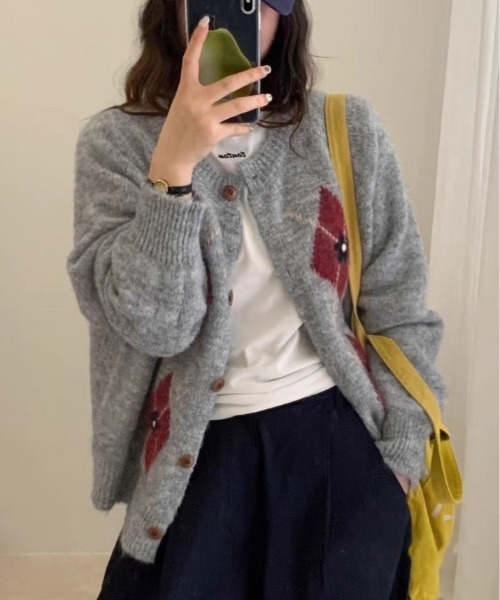 kirakiraShop(キラキラショップ)の「フラワー アーガイル ニット カーディガン(カーディガン/ボレロ・レディース・杢グレー/ベージュ/チャコール・FREE)」の5枚目の写真