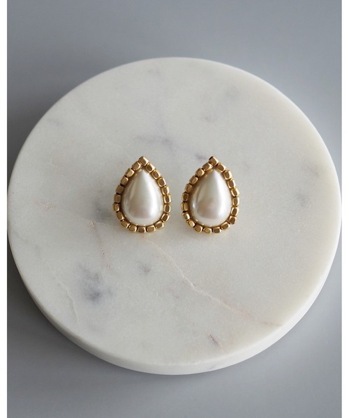 tone(トーン)の「【kanade】しずくパールピアス(MA)(ピアス(両耳用)・レディース・ホワイト・FREE)」の3枚目の写真