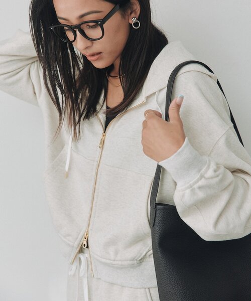 RIVE DROITE(リヴドロワ)の「【セットアップ対応可】カーブスリーブZIPフーディ(秋服/冬服)(パーカー・レディース・グレー/ホワイト系その他・FREE)」の2枚目の写真