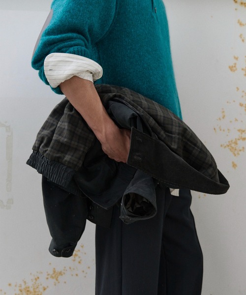 IRENISA(イレニサ)の「【irenisa/イレニサ】別注STAND COLLAR ZIP BLOUSON(ブルゾン・メンズ・ベージュ/ダークグレー・3/2)」の3枚目の写真
