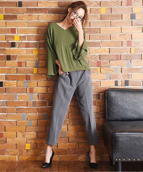 Luz Llena (philter)（ラズレナ　フィルター）の「[made in Japan][ウール混]スリットスリーブ・ニットソートップス（Tシャツ/カットソー・レディース・ブラック/カーキ/レンガ・MEDIUM）」の4枚目の写真