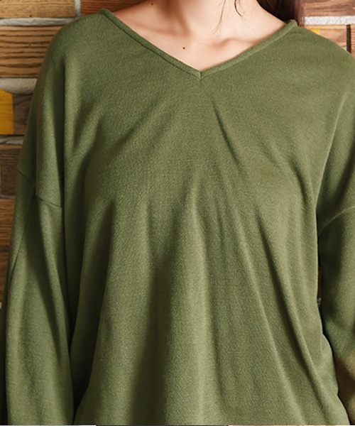 Luz Llena (philter)（ラズレナ　フィルター）の「[made in Japan][ウール混]スリットスリーブ・ニットソートップス（Tシャツ/カットソー・レディース・ブラック/カーキ/レンガ・MEDIUM）」の10枚目の写真