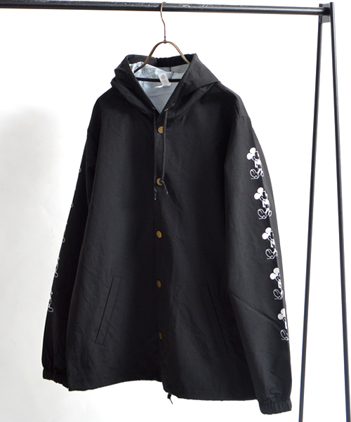 SURF/BRAND（サーフブランド）の「SURF/BRAND サーフブランド Disney（ディズニー）MICKEY ON SLEEVES COARCHES （ナイロンジャケット・メンズ・ブラック/ベージュ・S/L/M）」の12枚目の写真