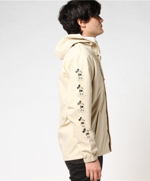 SURF/BRAND（サーフブランド）の「SURF/BRAND サーフブランド Disney（ディズニー）MICKEY ON SLEEVES COARCHES （ナイロンジャケット・メンズ・ブラック/ベージュ・S/L/M）」の8枚目の写真