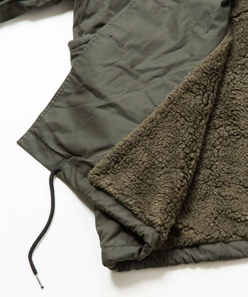 rehacer(レアセル)の「rehacer : Boa Trench Coat(ミリタリージャケット・メンズ・キャメル/ブラック/カーキ・SMALL/LARGE/MEDIUM)」の10枚目の写真