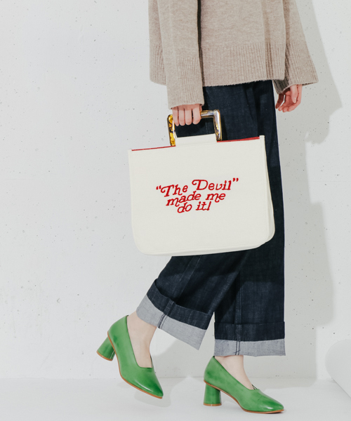 UR SELECT(ユーアールセレクト)の「ユニフォーム刺繍トート(ハンドバッグ・レディース・ホワイト/ブラウン/レッド/グリーン・FREE)」の2枚目の写真