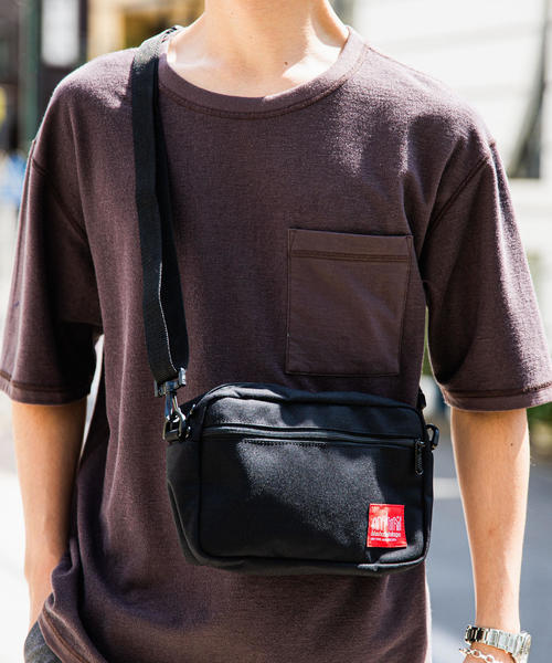 Manhattan Portage（マンハッタンポーテージ）の「【WEB限定】[マンハッタンポーテージ] SC★★Manhattan Portage JOGGER  ショルダーバッグ（ショルダーバッグ・メンズ・ブラック/ネイビー/その他・FREE）」の4枚目の写真