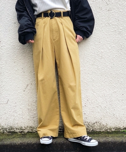 PAGEBOY(ページボーイ)の「チノワイドパンツ(チノパンツ・レディース・ベージュ/カーキ/マスタード・SMALL/MEDIUM)」の1枚目の写真