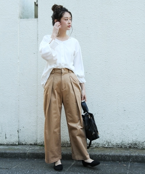 PAGEBOY(ページボーイ)の「チノワイドパンツ(チノパンツ・レディース・ベージュ/カーキ/マスタード・SMALL/MEDIUM)」の12枚目の写真