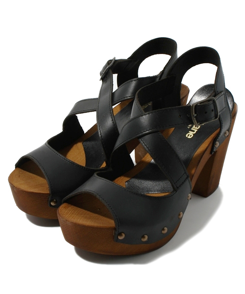 Kastane（カスタネ）の「SANDY SHOES（サンダル・レディース・ブラウン/ブラック・36/37/38）」の2枚目の写真