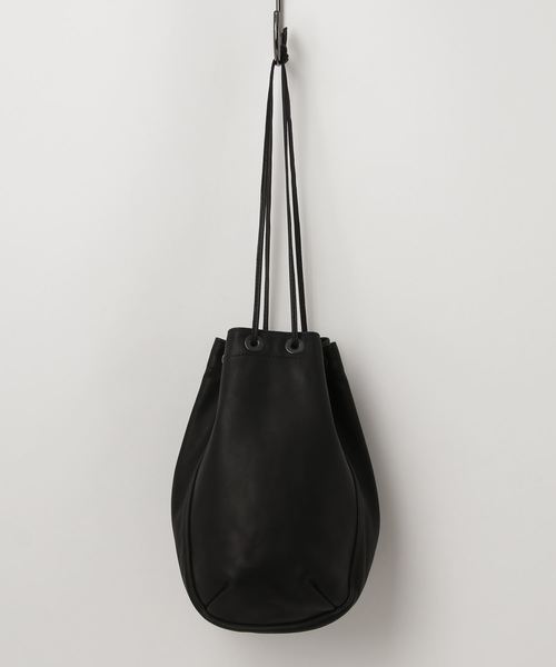 hobo（ホーボー）の「【HOBO】 CL DRAW BAG（ショルダーバッグ・メンズ・ブラック/チャコールグレー・FREE）」の2枚目の写真
