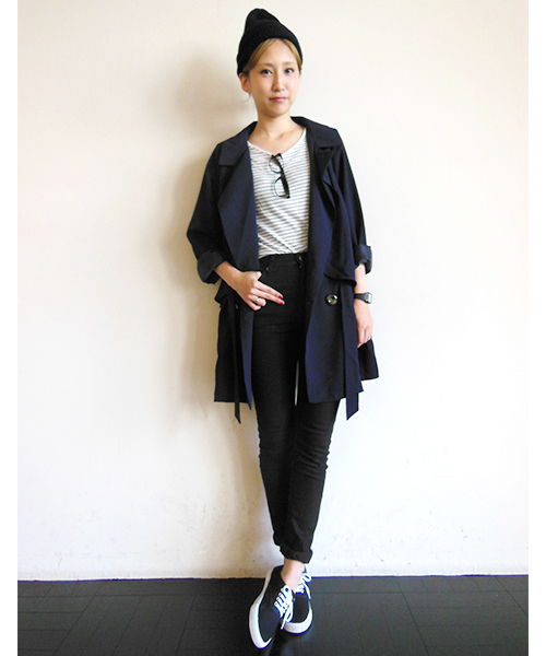 WHO'S WHO gallery（フーズフーギャラリー）の「【CMYK】キャンバススニーカー（スニーカー・レディース・グレー/ブラック/ホワイト/イエロー/ブルー/ダークグリーン/レッド・23.5cm/25.5cm/26.5cm/27.5cm/22.5cm）」の10枚目の写真