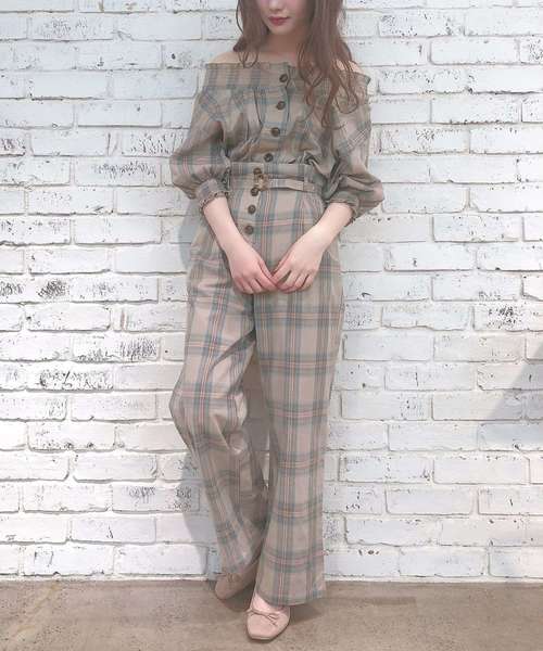 one after another NICE CLAUP(ワンアフターアナザーナイスクラップ)の「シャーリングオフショルブラウス(シャツ/ブラウス・レディース・オフホワイト/ベージュ系その他/ブルー系その他/ピンク系その他・FREE)」の11枚目の写真