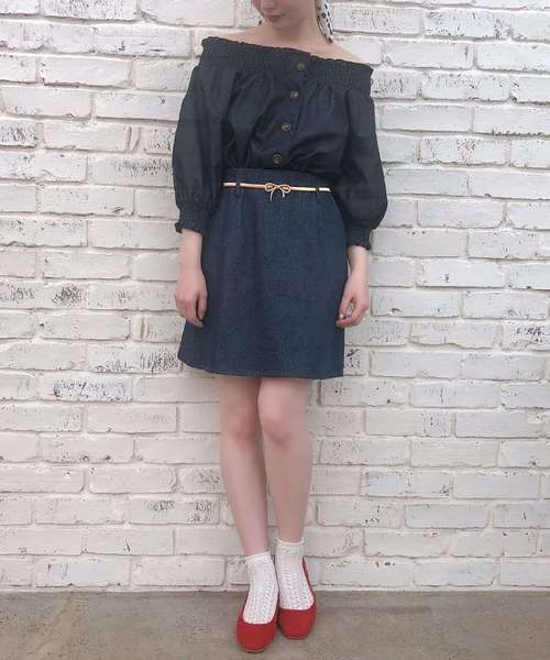 one after another NICE CLAUP(ワンアフターアナザーナイスクラップ)の「シャーリングオフショルブラウス(シャツ/ブラウス・レディース・オフホワイト/ベージュ系その他/ブルー系その他/ピンク系その他・FREE)」の14枚目の写真