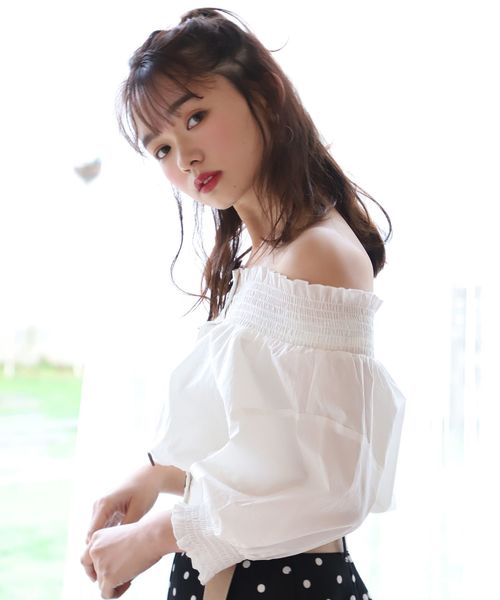 one after another NICE CLAUP(ワンアフターアナザーナイスクラップ)の「シャーリングオフショルブラウス(シャツ/ブラウス・レディース・オフホワイト/ベージュ系その他/ブルー系その他/ピンク系その他・FREE)」の20枚目の写真