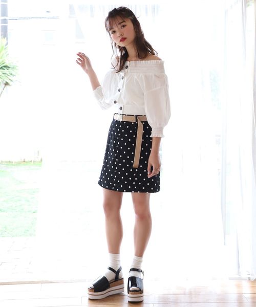 one after another NICE CLAUP(ワンアフターアナザーナイスクラップ)の「シャーリングオフショルブラウス(シャツ/ブラウス・レディース・オフホワイト/ベージュ系その他/ブルー系その他/ピンク系その他・FREE)」の21枚目の写真