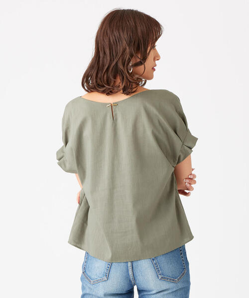 EMMEL REFINES(エメルリファインズ)の「〔ハンドウォッシャブル〕FC HW 袖タック バックパーツブラウス(シャツ/ブラウス・レディース・ベージュ/ピンク/オフホワイト/オリーブ・FREE)」の3枚目の写真