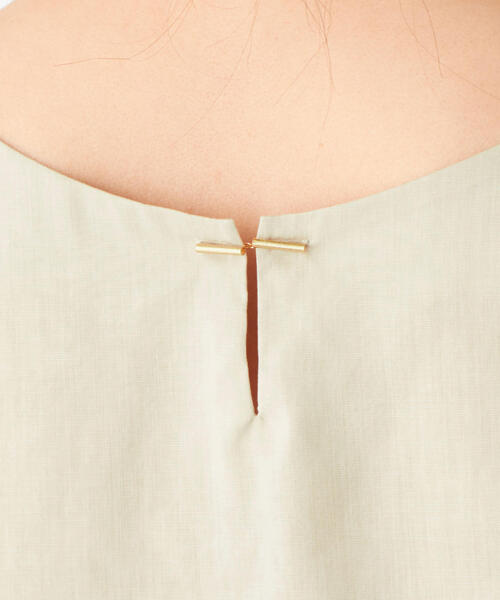 EMMEL REFINES(エメルリファインズ)の「〔ハンドウォッシャブル〕FC HW 袖タック バックパーツブラウス(シャツ/ブラウス・レディース・ベージュ/ピンク/オフホワイト/オリーブ・FREE)」の16枚目の写真