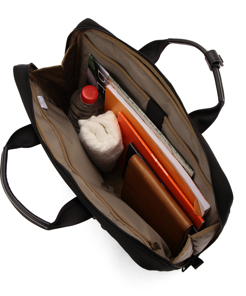 PORTER（ポーター）の「PORTER CENTRAL 2WAY BRIEF CASE <B印 YOSHIDA SELECT>（ビジネスバッグ・メンズ・ブラック/ブラウン/オリーブ・ONE SIZE）」の5枚目の写真
