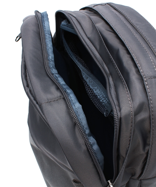 BEAMS（ビームス）の「INCASE / CAMPUS BACKPACK（バックパック/リュック・メンズ・チャコールグレー/ブラック・ONE SIZE）」の13枚目の写真