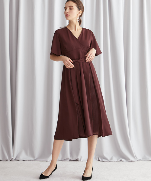 STUDIOUS(ステュディオス)の「【STUDIOUS】カシュクールプリーツコンビ2WAYワンピース(ワンピース・レディース・ブラック/ブラウン/ライトベージュ・FREE)」の3枚目の写真