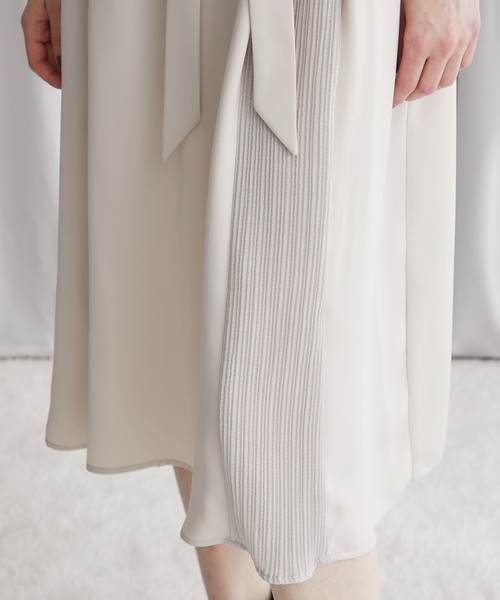 STUDIOUS(ステュディオス)の「【STUDIOUS】カシュクールプリーツコンビ2WAYワンピース(ワンピース・レディース・ブラック/ブラウン/ライトベージュ・FREE)」の10枚目の写真