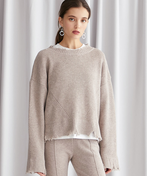 STUDIOUS（ステュディオス）の「【STUDIOUS】クラッシュダメージ ビッグシルエットニット（ニット/セーター・レディース・オフホワイト/パープル/ブラック/ベージュ・FREE）」の4枚目の写真