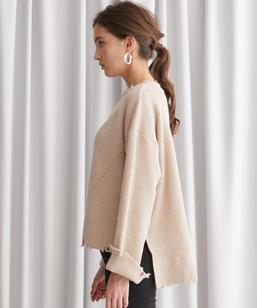 STUDIOUS（ステュディオス）の「【STUDIOUS】クラッシュダメージ ビッグシルエットニット（ニット/セーター・レディース・オフホワイト/パープル/ブラック/ベージュ・FREE）」の8枚目の写真