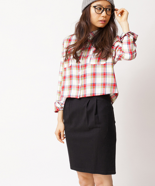 WEGO（ウィゴー）の「WEGO/カットタックペンシルスカート（スカート・レディース・ブラック/ダークグレー/グリーン系その他/ブルー系その他/ブラック系その他/レッド系その他・FREE）」の2枚目の写真