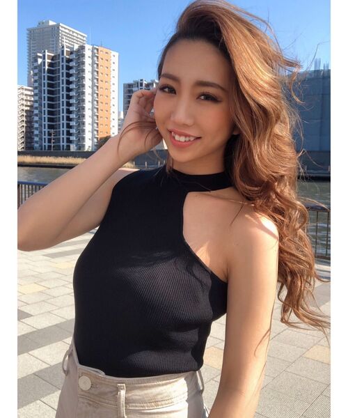 RESEXXY(リゼクシー)の「ノースリワンショルチョーカートップス(ニット/セーター・レディース・カーキ/ブルー/ホワイト/ブラック/モカ・FREE)」の11枚目の写真