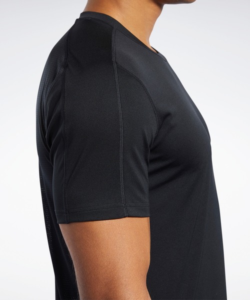 Reebok(リーボック)の「ワークアウト レディ ポリエステル テック Tシャツ / Workout Ready Polyester Tech Tee(Tシャツ/カットソー・メンズ・ブラック/グレー/ホワイト/ネイビー/ブルー/アーミー・SMALL/MEDIUM/LARGE/X-LARGE/XX-LARGE/X-SMALL)」の14枚目の写真