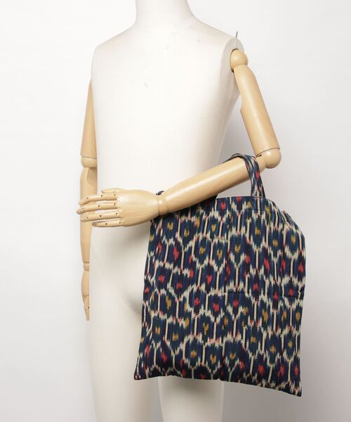 TIME WILL TELL WORKS（タイムウィルテルワークス）の「IKAT TOTE BAG / イカットトートバッグ（トートバッグ・レディース・レオパード/ピンク系その他/ブルー系その他2・ONE SIZE）」の7枚目の写真