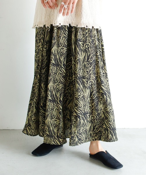 Auntie Rosa Holiday(アンティローザホリデー)の「ゼブラ柄ロングティアードスカート(スカート・レディース・ホワイト/ベージュ/グリーン・FREE)」の19枚目の写真