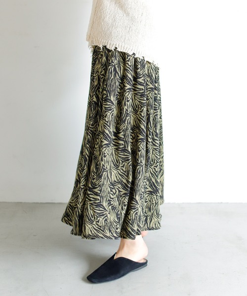 Auntie Rosa Holiday(アンティローザホリデー)の「ゼブラ柄ロングティアードスカート(スカート・レディース・ホワイト/ベージュ/グリーン・FREE)」の13枚目の写真